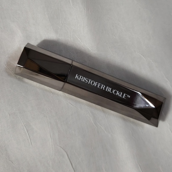 Kristofer Buckle longwear lipstick - Picture 1 of 4